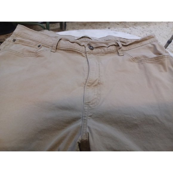 Wrangler Straight Fit Men's Pants Tan SZ 38 x 30 - Picture 2 of 4